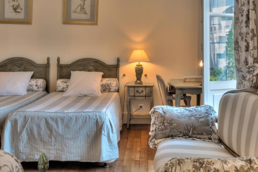 Bed and Breakfast L'Oustal Bourges Exterior foto